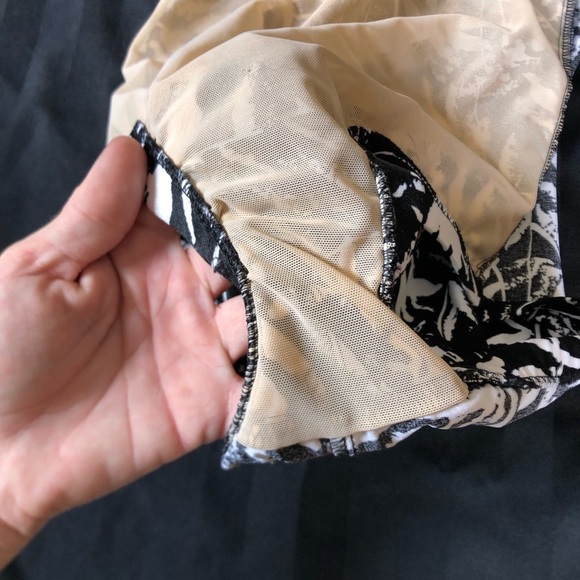 Vtg Black and White One Piece Swimsuit - Picture 7 of 13